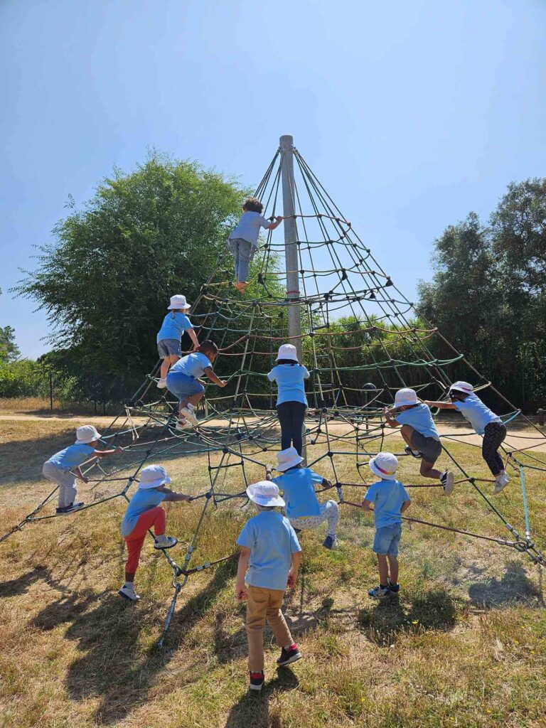 Praia, Passeios e Parcerias no Encerramento do Ano Lectivo