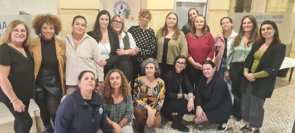 inauguração novo espaço atendimento social CAPA Centro Comercial Miratejo Seixal com Presidente da Câmara.